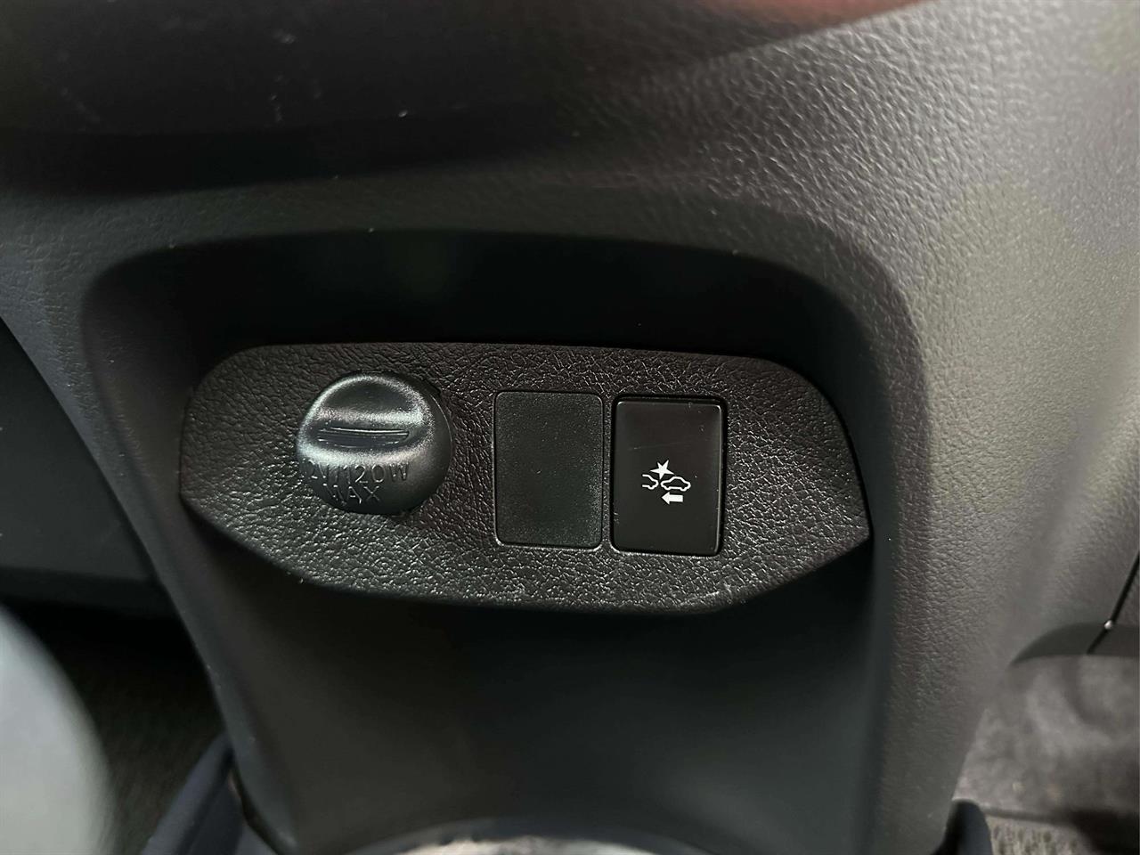 2015 Toyota Vitz