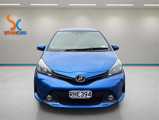 2015 Toyota Vitz - Thumbnail