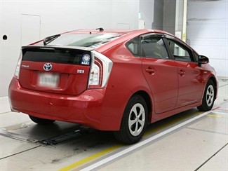2015 Toyota Prius - Thumbnail