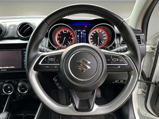 2019 Suzuki SWIFT - Thumbnail