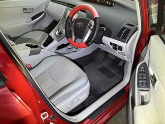 2013 Toyota Prius - Thumbnail