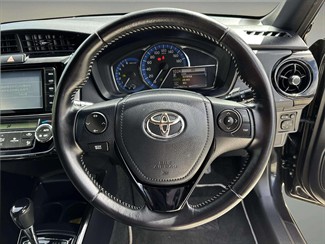 2015 Toyota Corolla - Thumbnail