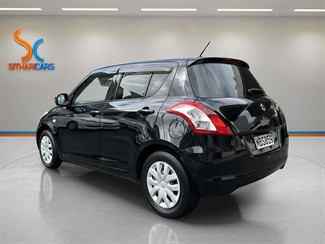 2011 Suzuki SWIFT - Thumbnail