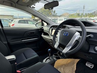 2015 Toyota AQUA - Thumbnail