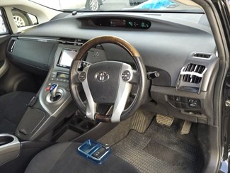 2014 Toyota Prius - Thumbnail