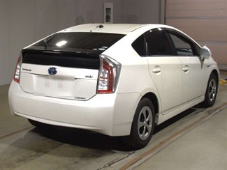 2015 Toyota Prius - Thumbnail