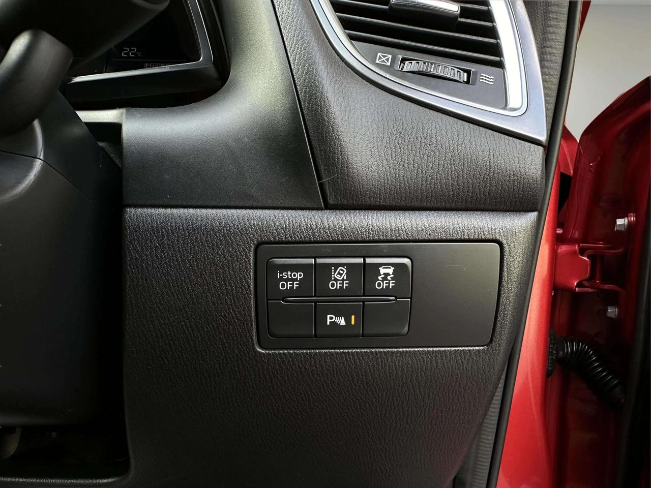 2016 Mazda Axela