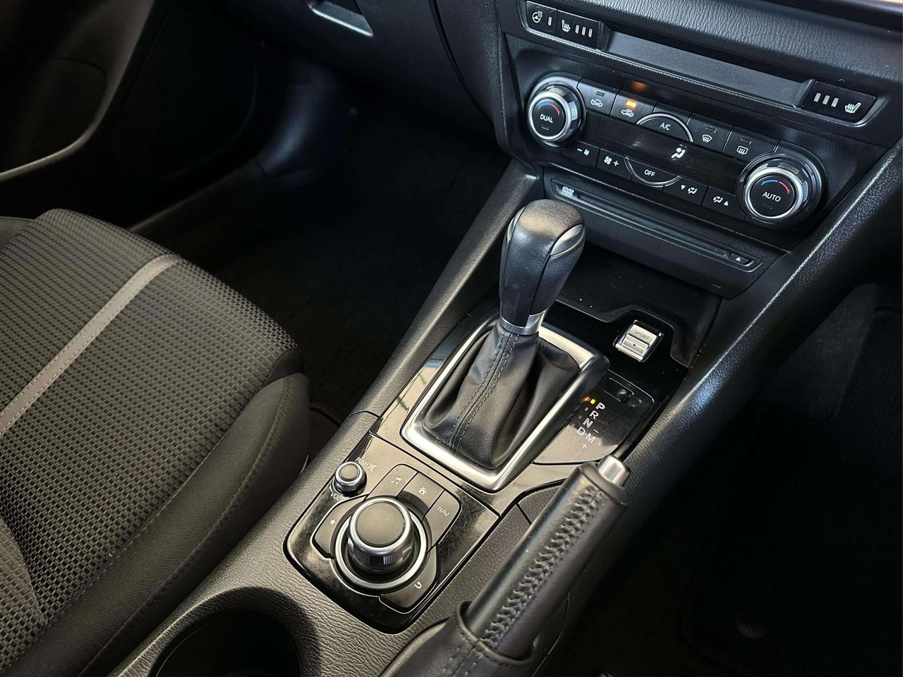 2016 Mazda Axela