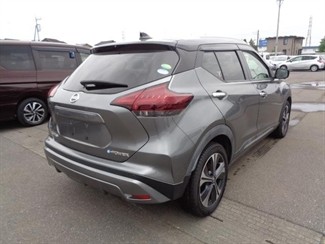 2021 Nissan KIX - Thumbnail