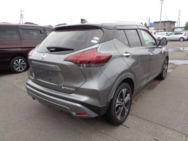 2021 Nissan KIX