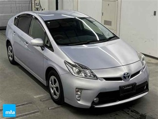 2015 Toyota Prius - Thumbnail