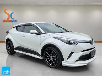 2017 Toyota C-HR - Thumbnail