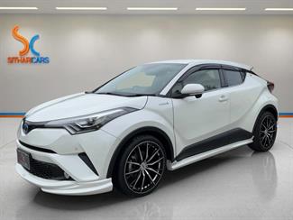 2017 Toyota C-HR - Thumbnail