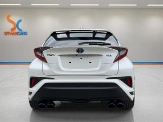 2017 Toyota C-HR - Thumbnail