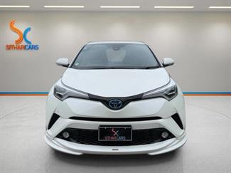 2017 Toyota C-HR - Thumbnail