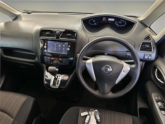 2015 Nissan Serena - Thumbnail