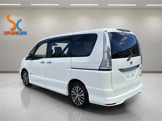 2015 Nissan Serena - Thumbnail