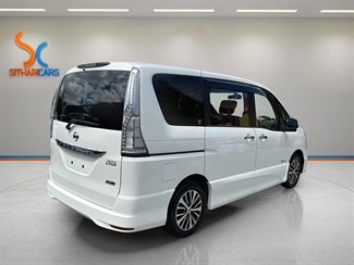2015 Nissan Serena - Thumbnail