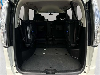 2015 Nissan Serena - Thumbnail