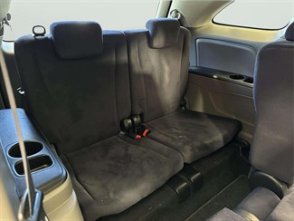 2010 Honda Stream - Thumbnail