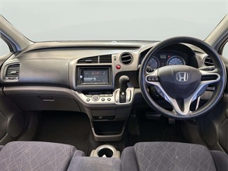 2010 Honda Stream - Thumbnail