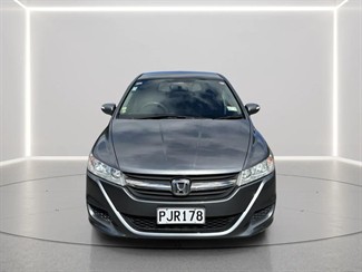 2010 Honda Stream - Thumbnail