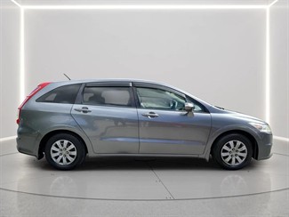 2010 Honda Stream - Thumbnail