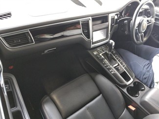 2015 Porsche Macan - Thumbnail