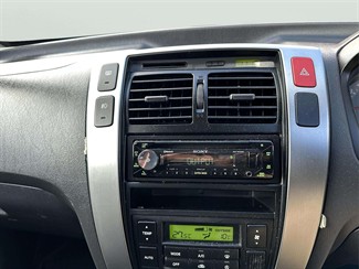 2009 Hyundai Tucson - Thumbnail