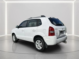 2009 Hyundai Tucson - Thumbnail