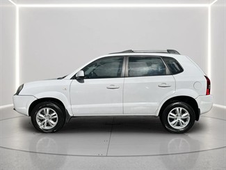 2009 Hyundai Tucson - Thumbnail