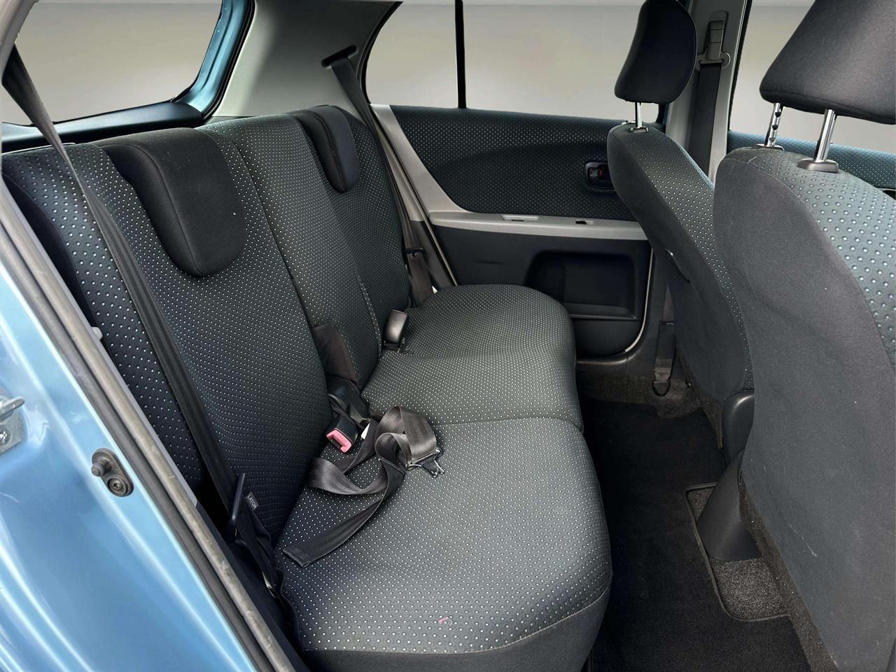 2005 Toyota Vitz