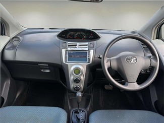 2005 Toyota Vitz - Thumbnail