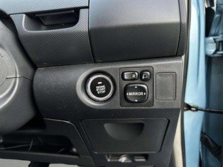 2005 Toyota Vitz - Thumbnail