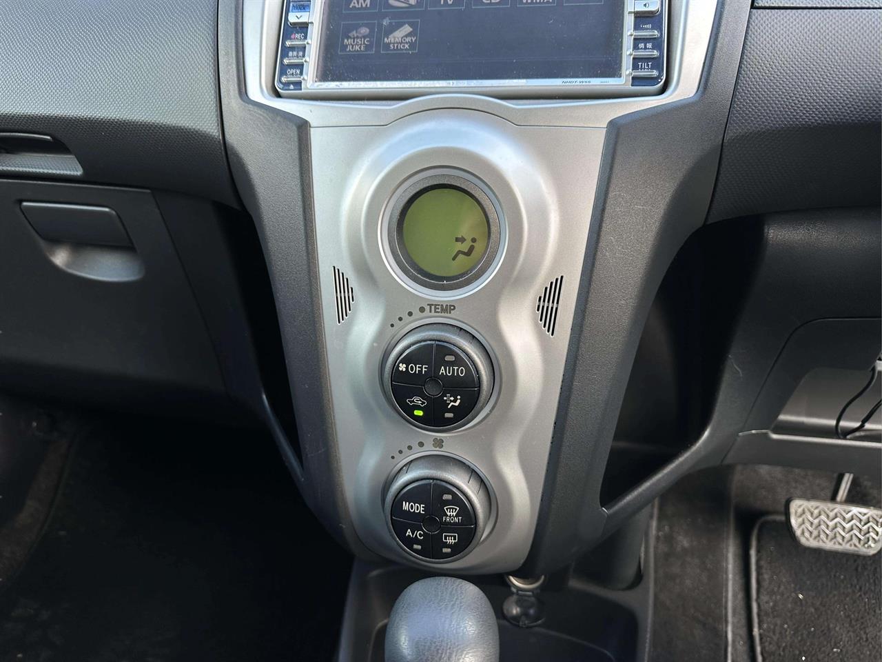 2005 Toyota Vitz