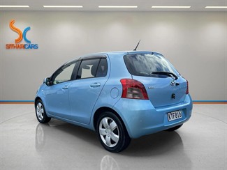 2005 Toyota Vitz - Thumbnail
