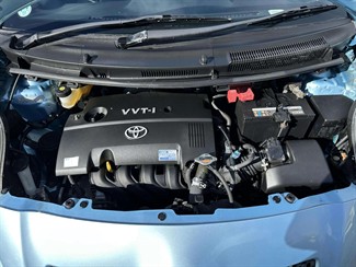 2005 Toyota Vitz - Thumbnail