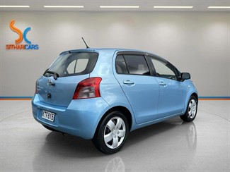 2005 Toyota Vitz - Thumbnail