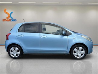 2005 Toyota Vitz - Thumbnail