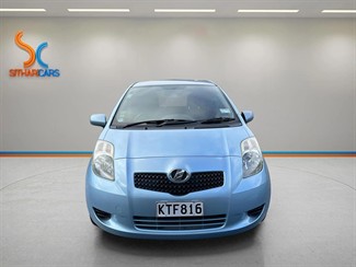 2005 Toyota Vitz - Thumbnail