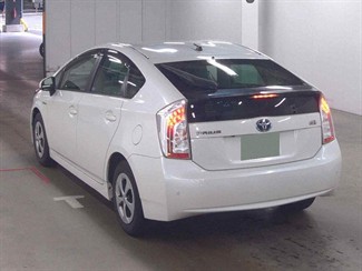 2015 Toyota Prius - Thumbnail