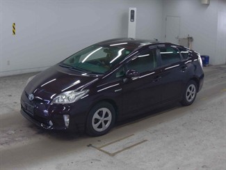2013 Toyota Prius - Thumbnail