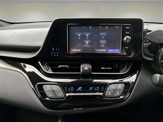 2017 Toyota C-HR - Thumbnail