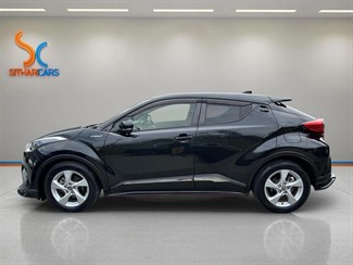 2017 Toyota C-HR - Thumbnail