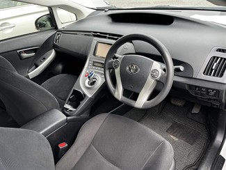 2015 Toyota Prius - Thumbnail