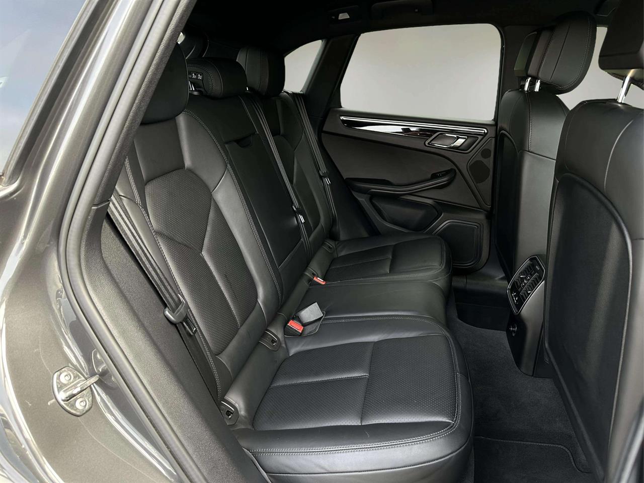 2015 Porsche Macan