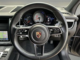 2015 Porsche Macan - Thumbnail
