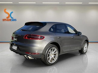 2015 Porsche Macan - Thumbnail