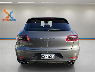 2015 Porsche Macan - Thumbnail