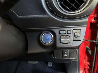 2013 Toyota AQUA - Thumbnail